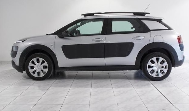 Left hand drive CITROEN C4 CACTUS 1.2 VTI PURE TECH FEEL LINE